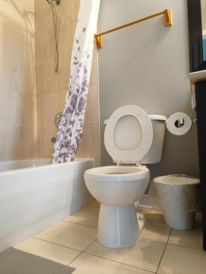 Affordable Room With Free Parking In Newmarket On Zewnętrze zdjęcie