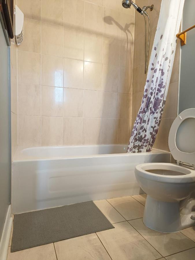 Affordable Room With Free Parking In Newmarket On Zewnętrze zdjęcie