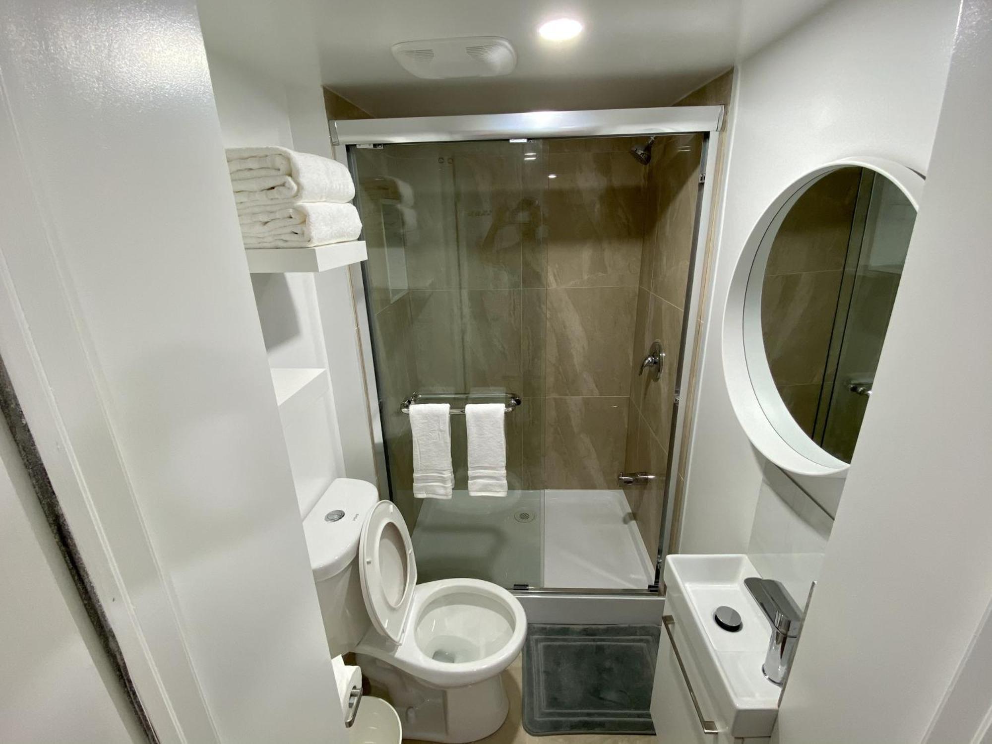 Affordable Room With Free Parking In Newmarket On Zewnętrze zdjęcie